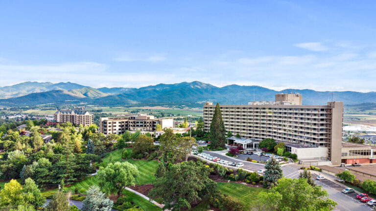 Rogue Valley Manor