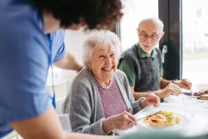senior living dining